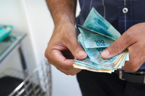 Nota Paraná: milhões em créditos esquecidos revelam oportunidade para consumidores recuperarem dinheiro