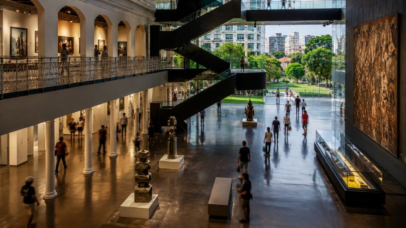 O impacto socioeconômico dos novos museus estaduais na descentralização e no fortalecimento da política cultural do Paraná