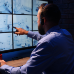 Paraná amplia uso de câmeras inteligentes e sistema de monitoramento com IA para reforçar segurança em cidades do estado