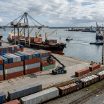 Tarifas dos EUA acendem alerta para exportações do Paraná; veja o que muda para empresas e produtores