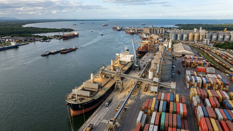 Tarifas dos EUA e avanço das exportações brasileiras colocam Paraná no radar do comércio mundial